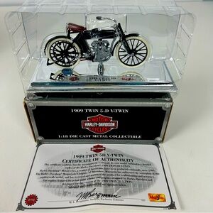 1909 TWIN  5-D   V-TWIN 1:18 DIE CAST METAL COLLECTIBLE